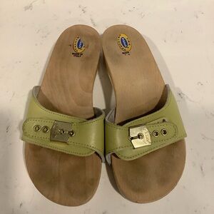 dr. scholls y2k green leather buckle sandals size 6 🌿